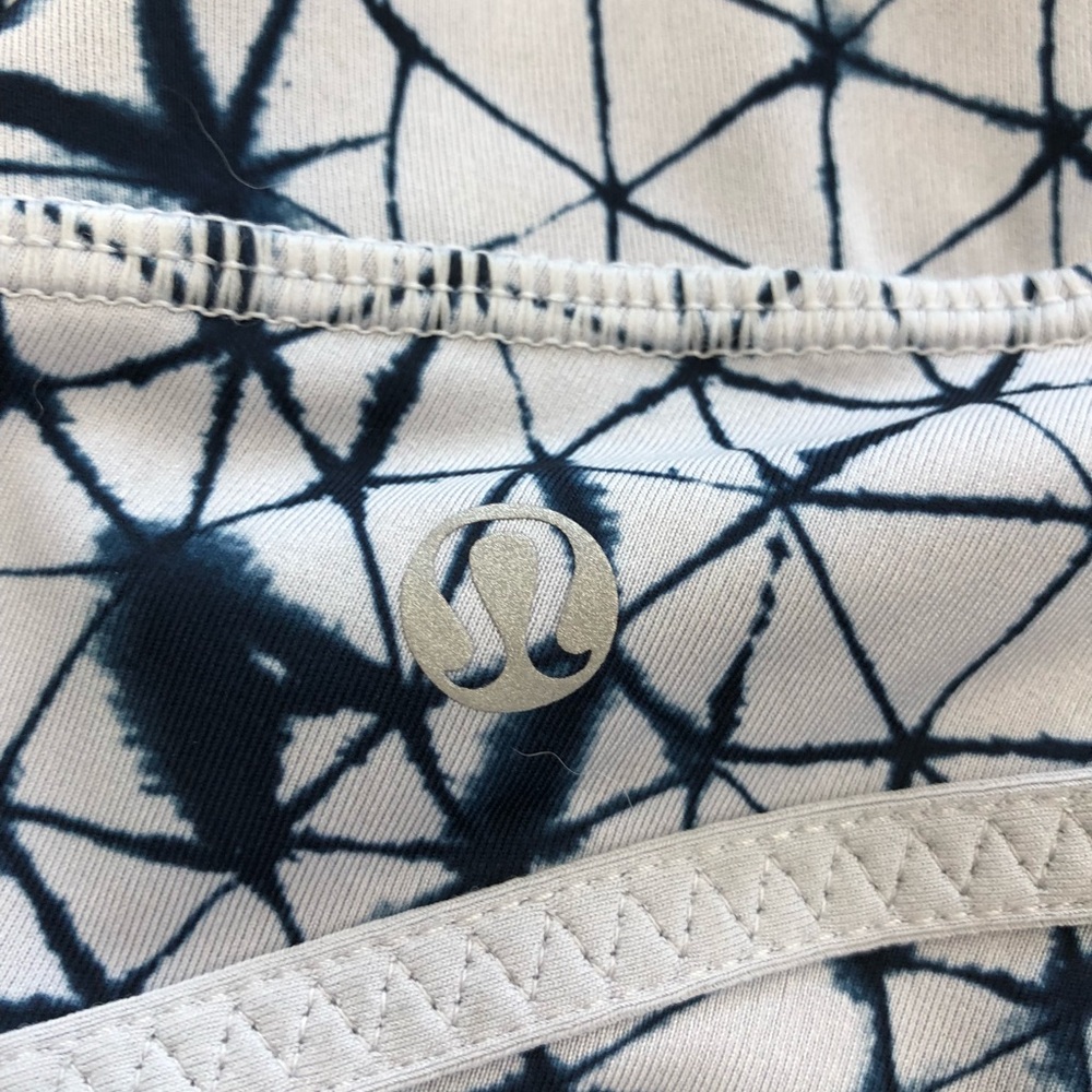 Cropped lululemon pants in size 4 - Picture 4 of 4